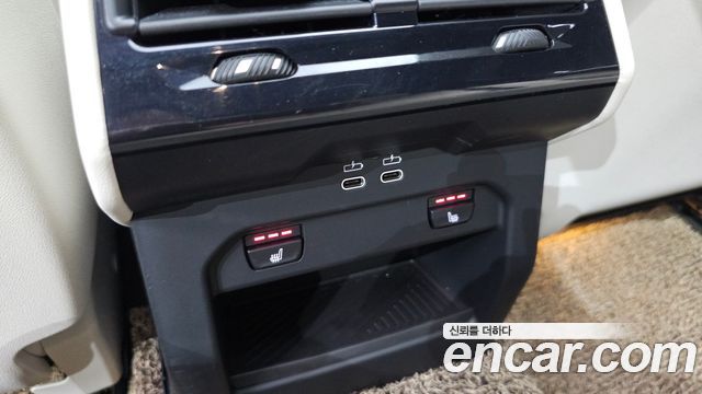 BMW 5-Series 2025 — photo 18