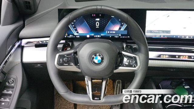 BMW 5-Series 2025 — photo 22