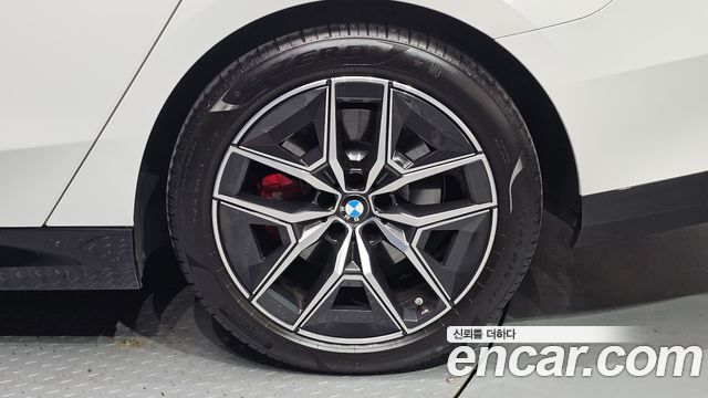 BMW 5-Series 2025 — photo 7