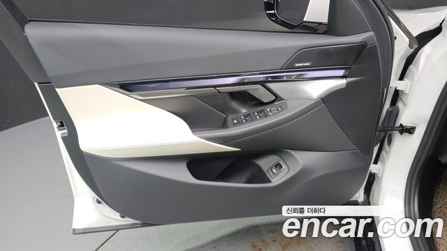 BMW 5-Series 2025 — photo 14