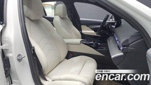 BMW 5-Series 2025 — photo 16