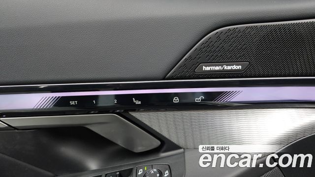 BMW 5-Series 2025 — photo 30