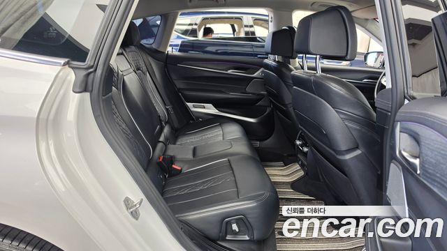 BMW Gran Turismo 2021 — photo 17