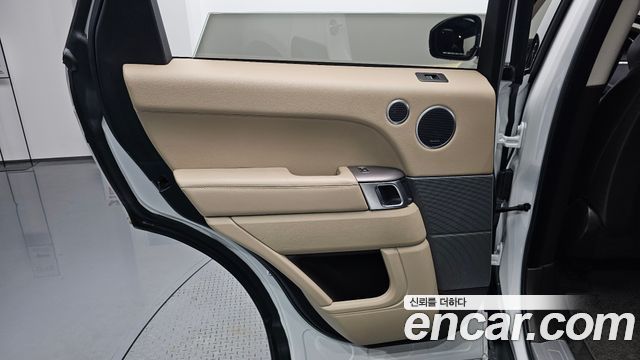 Land Rover Range Rover Sport 2017 — photo 15