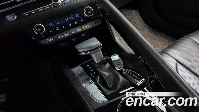 Hyundai AVANTE 2023 — photo 12
