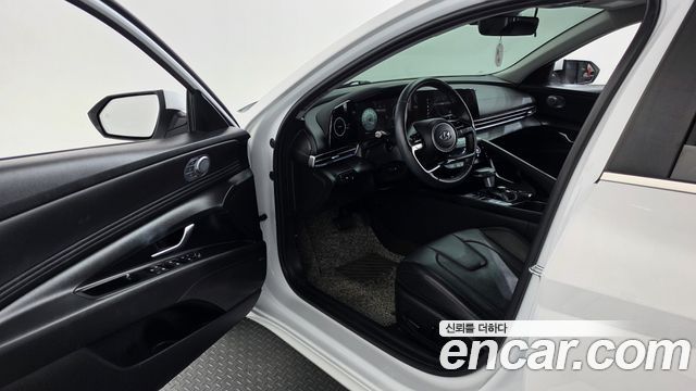 Hyundai AVANTE 2023 — photo 13