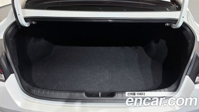 Hyundai AVANTE 2023 — photo 22