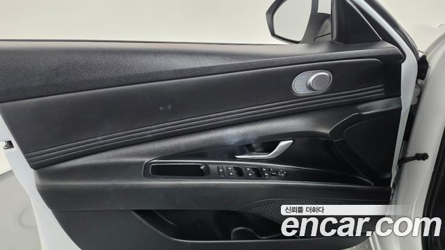 Hyundai AVANTE 2023 — photo 14