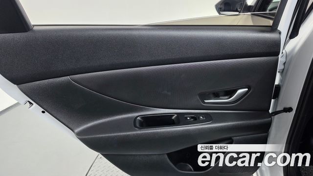Hyundai AVANTE 2023 — photo 15