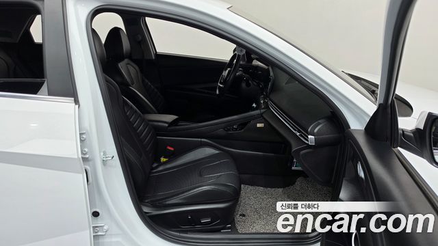 Hyundai AVANTE 2023 — photo 16