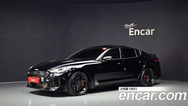 Kia Stinger 2023 — photo 1