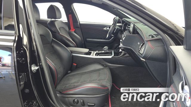 Kia Stinger 2023 — photo 17