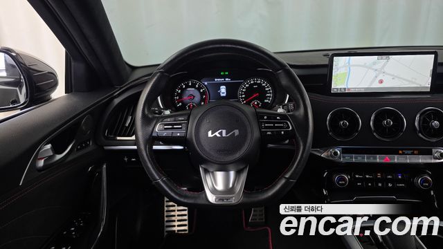 Kia Stinger 2023 — photo 19