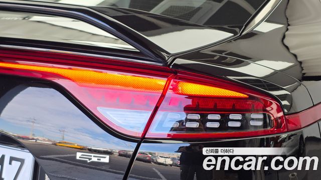 Kia Stinger 2023 — photo 9