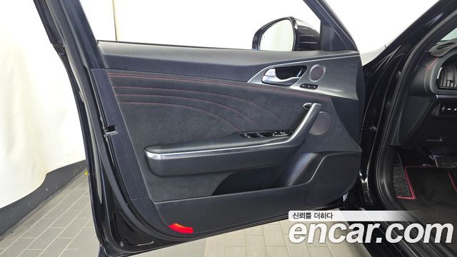 Kia Stinger 2023 — photo 14
