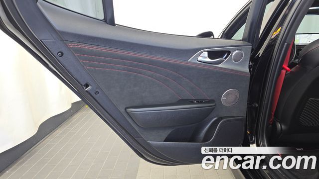 Kia Stinger 2023 — photo 15