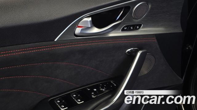 Kia Stinger 2023 — photo 16