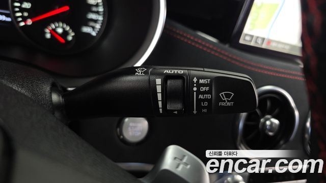 Kia Stinger 2023 — photo 28