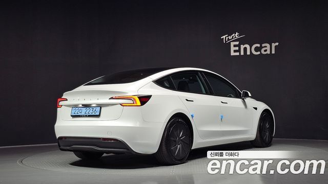 Tesla Model 3 2026 — photo 2