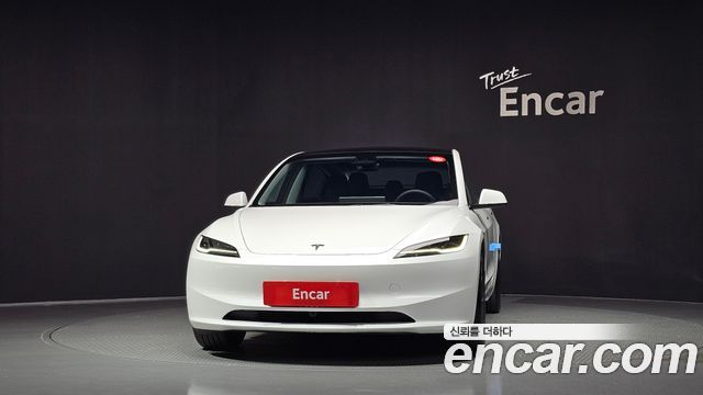 Tesla Model 3 2026 — photo 3