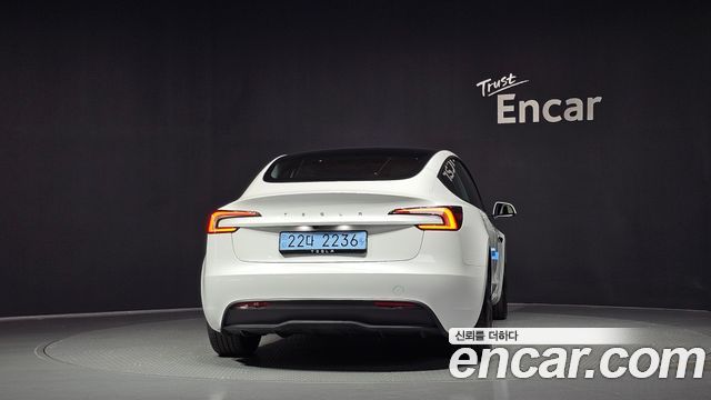 Tesla Model 3 2026 — photo 4
