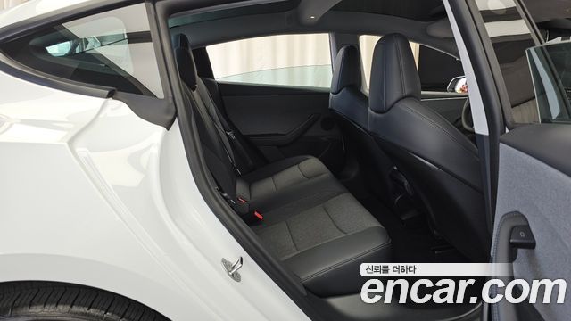 Tesla Model 3 2026 — photo 18