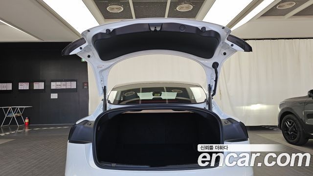 Tesla Model 3 2026 — photo 26
