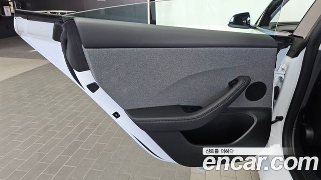 Tesla Model 3 2026 — photo 15