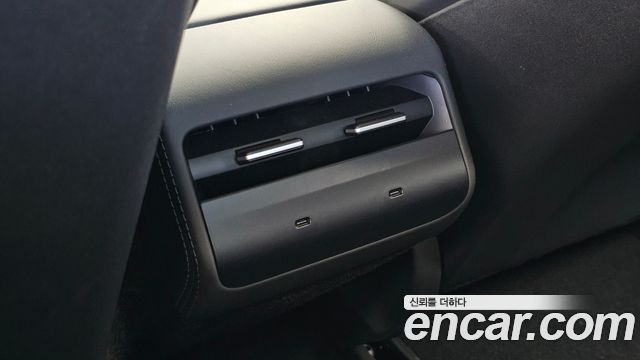 Tesla Model 3 2026 — photo 32
