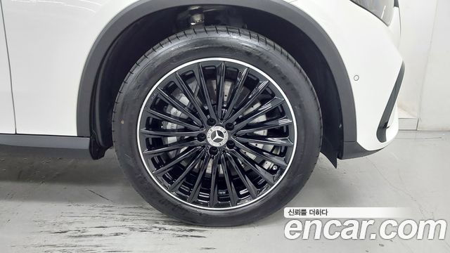 Mercedes-Benz GLC-Class 2026 — photo 5