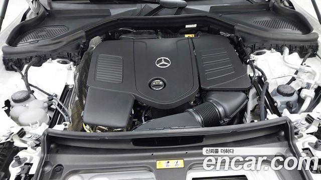 Mercedes-Benz GLC-Class 2026 — photo 6