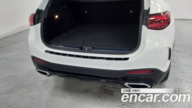 Mercedes-Benz GLC-Class 2026 — photo 12