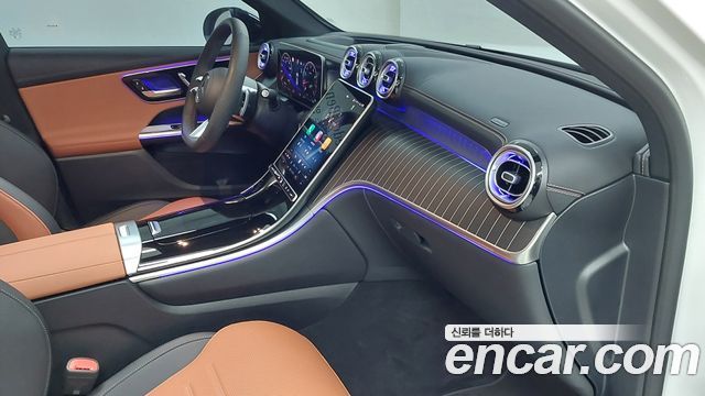 Mercedes-Benz GLC-Class 2026 — photo 13