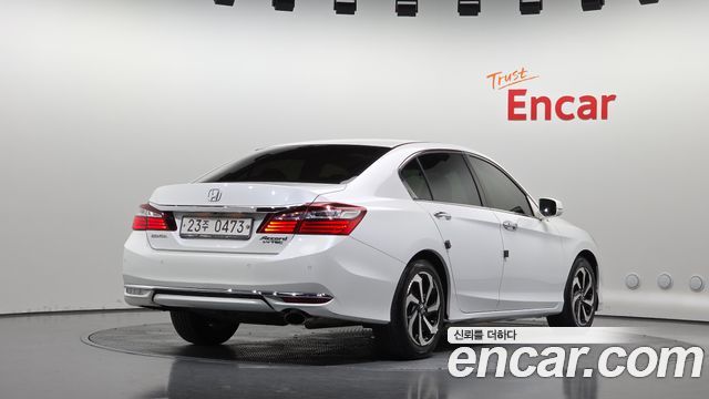 Honda Accord 2016 — photo 2