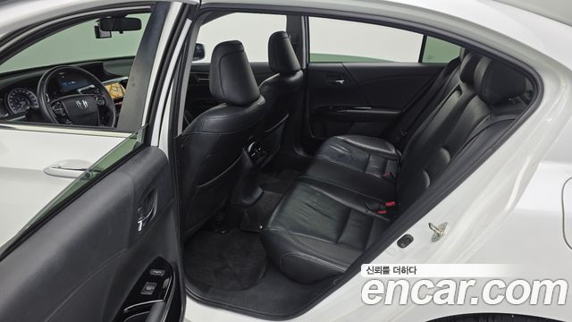 Honda Accord 2016 — photo 11