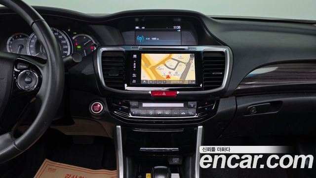 Honda Accord 2016 — photo 16