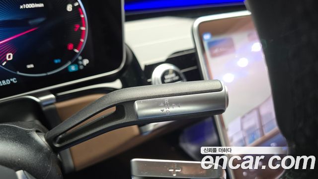Mercedes-Benz S-Class 2022 — photo 9