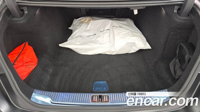 Mercedes-Benz S-Class 2022 — photo 17