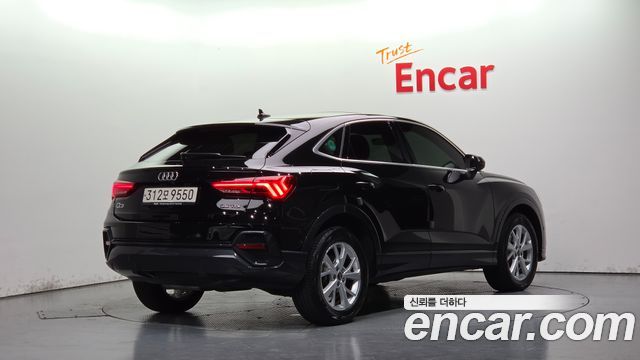 Audi Q3 2022 — photo 2