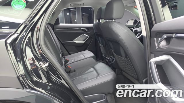 Audi Q3 2022 — photo 18