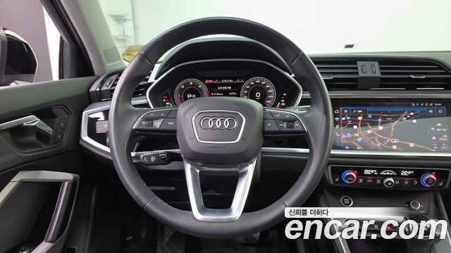 Audi Q3 2022 — photo 19