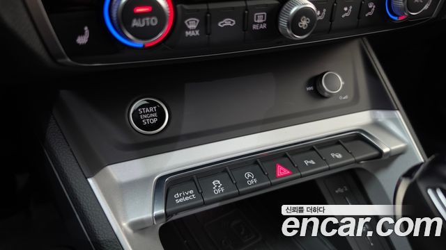 Audi Q3 2022 — photo 22