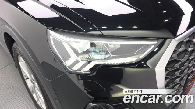 Audi Q3 2022 — photo 8