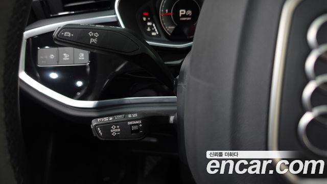 Audi Q3 2022 — photo 29
