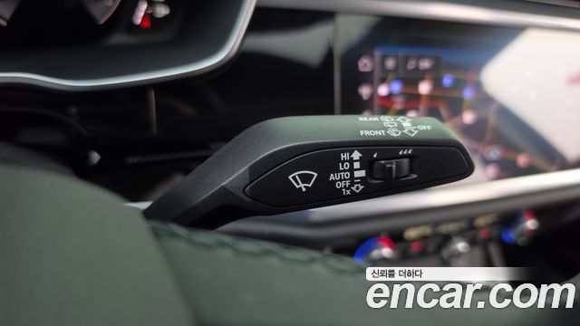 Audi Q3 2022 — photo 30