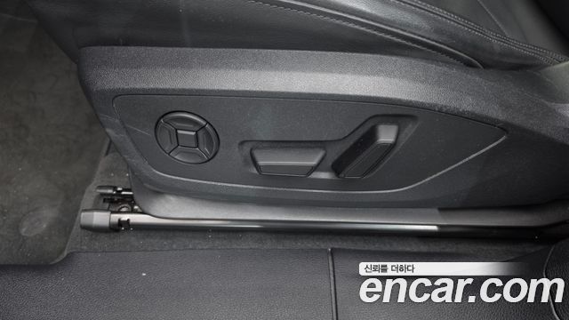 Audi Q3 2022 — photo 32