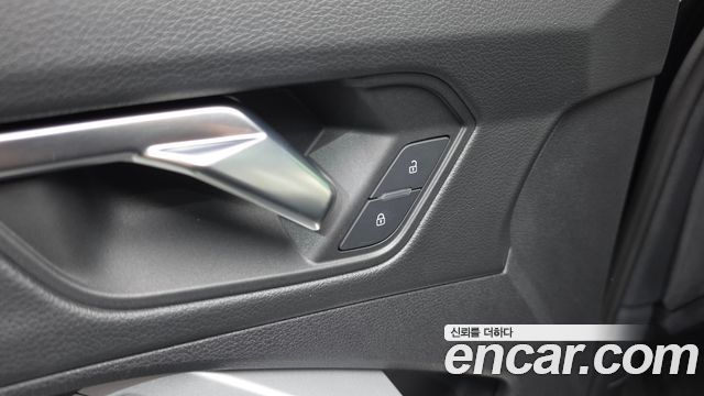 Audi Q3 2022 — photo 33