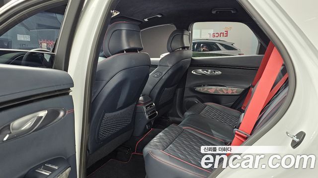 Genesis GV70 2021 — photo 18