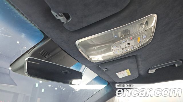 Genesis GV70 2021 — photo 23