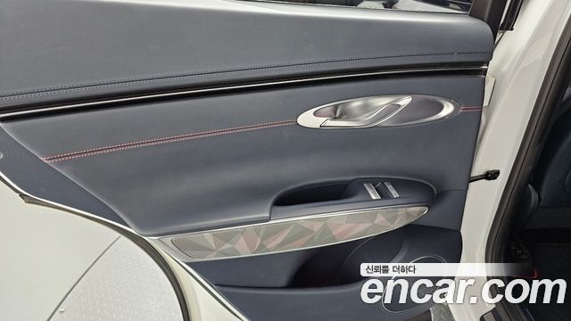 Genesis GV70 2021 — photo 15